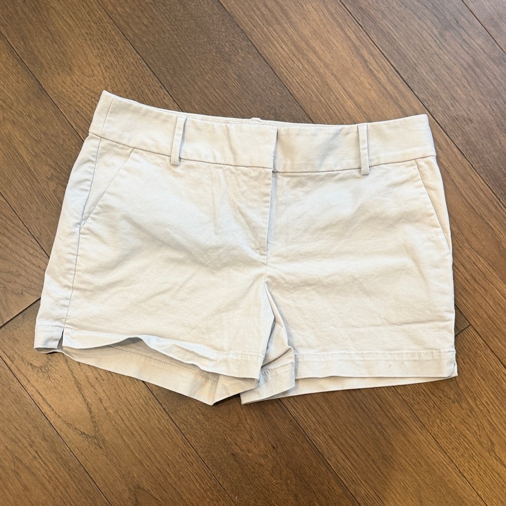 Loft Women's Light Gray Shorts Size 10 - C10-003
